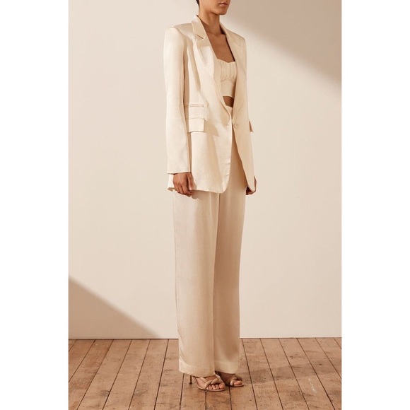 Haute Hippie Jackets & Blazers - Haute Hippie 100% Silk Beige Rose Cream Blazer